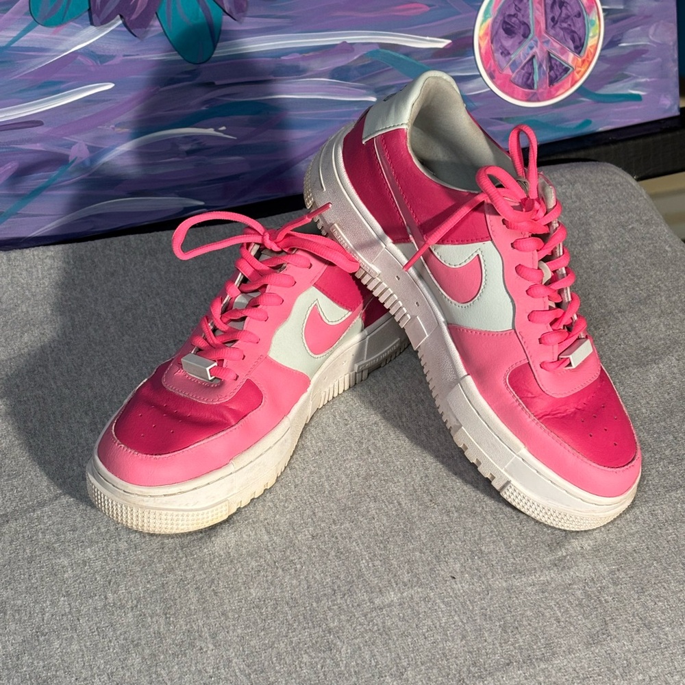 Nike Air Force 1 Pixel Women's 8.5 Pink and White Athletic Shoes